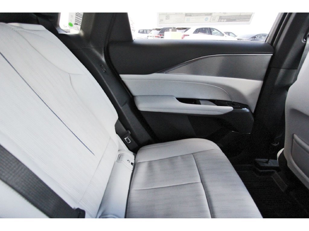 New 2027 Cadillac Lyriq Luxury AWD/4WD image 11