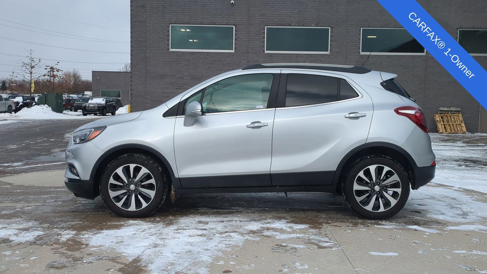 Used 2017 Buick Encore Essence image 2