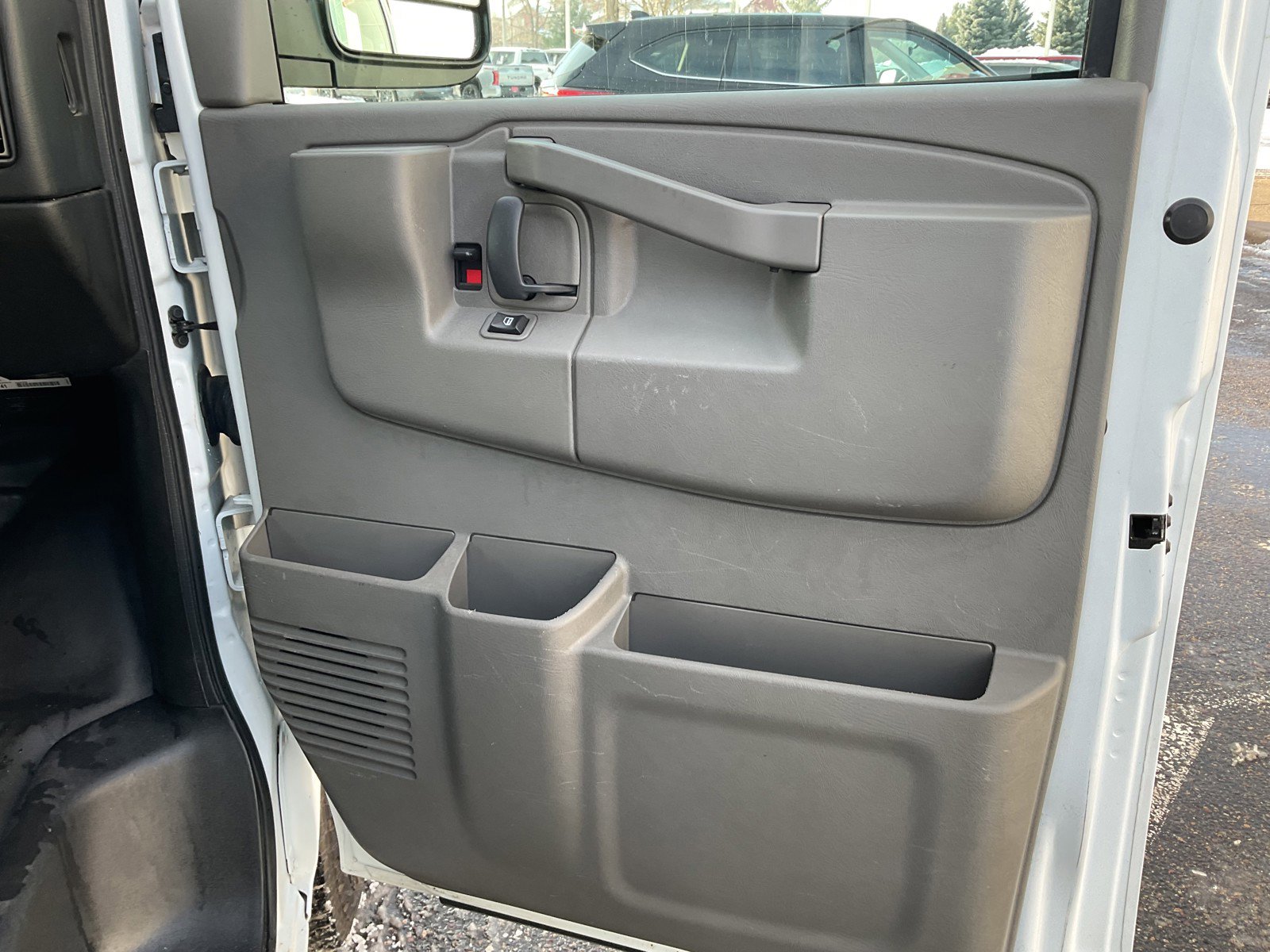 Used 2017 GMC Savana 2500 image 14