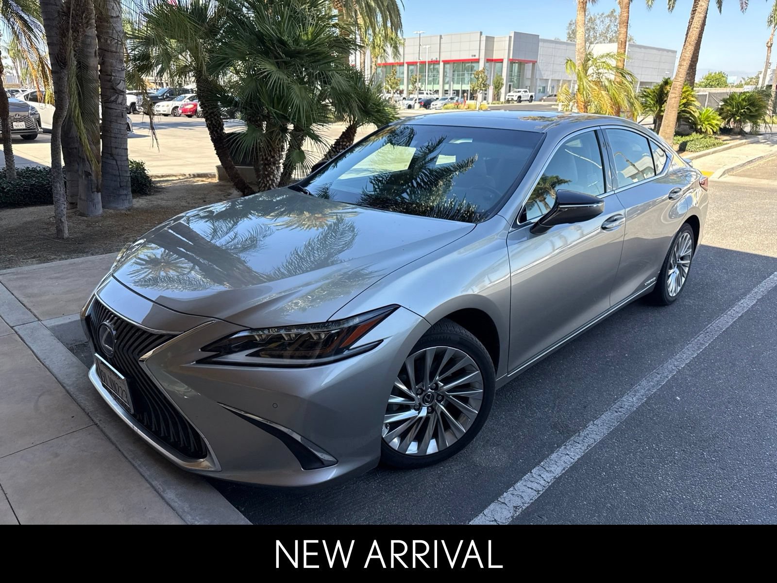 Used 2021 Lexus ES 300h w/ Accessory Package 2 FWD image 1