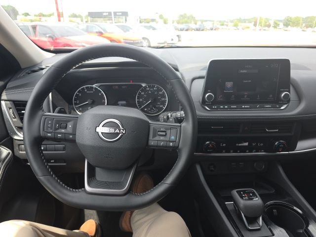 Used 2026 Nissan Rogue SV FWD image 22