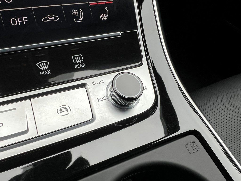 Used 2025 Audi Q7 3.0T Prestige w/ Prestige Package image 32