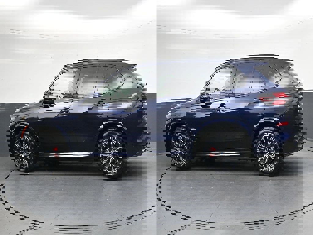 Used 2026 BMW X5 xDrive40i w/ M Sport Package AWD/4WD image 6