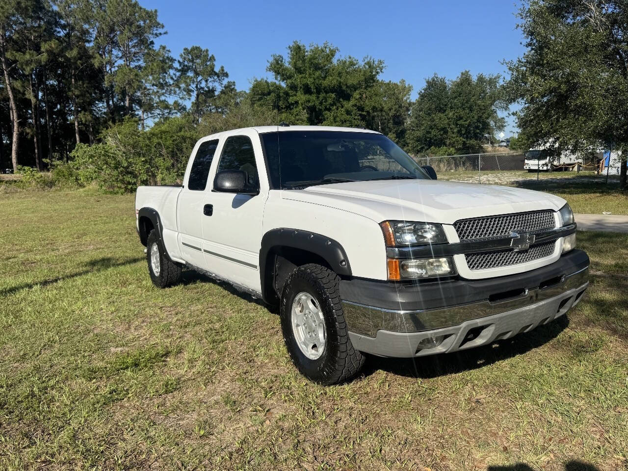 Used 2003 Chevrolet Silverado 1500 LT w/ Off-Road Package AWD/4WD image 2