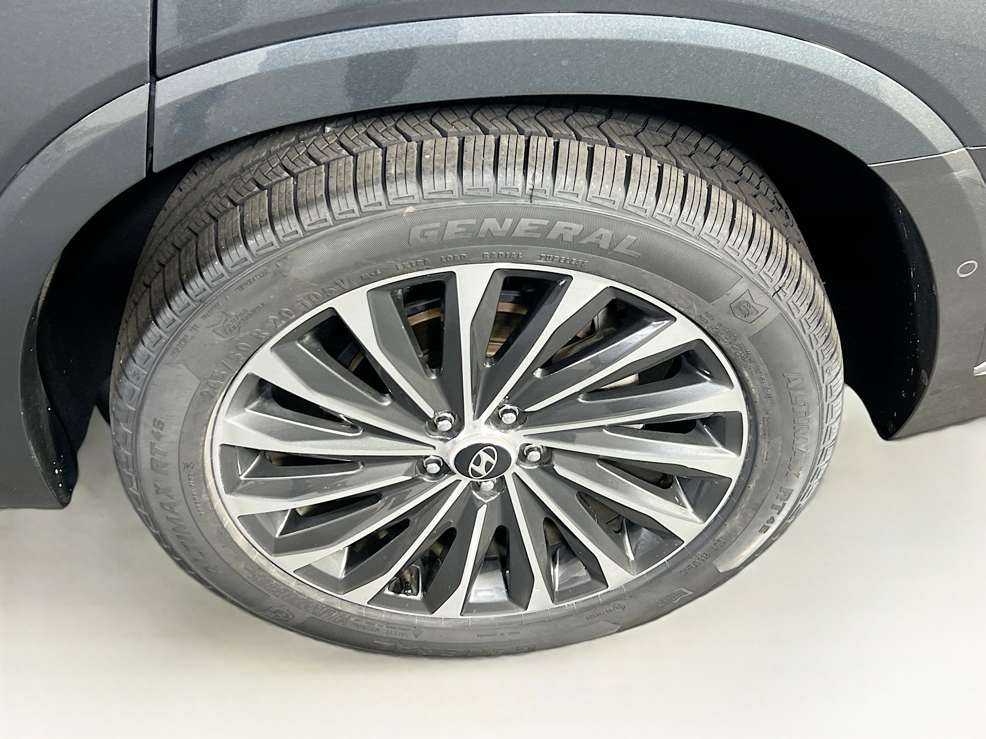 Used 2023 Hyundai Palisade Calligraphy image 34