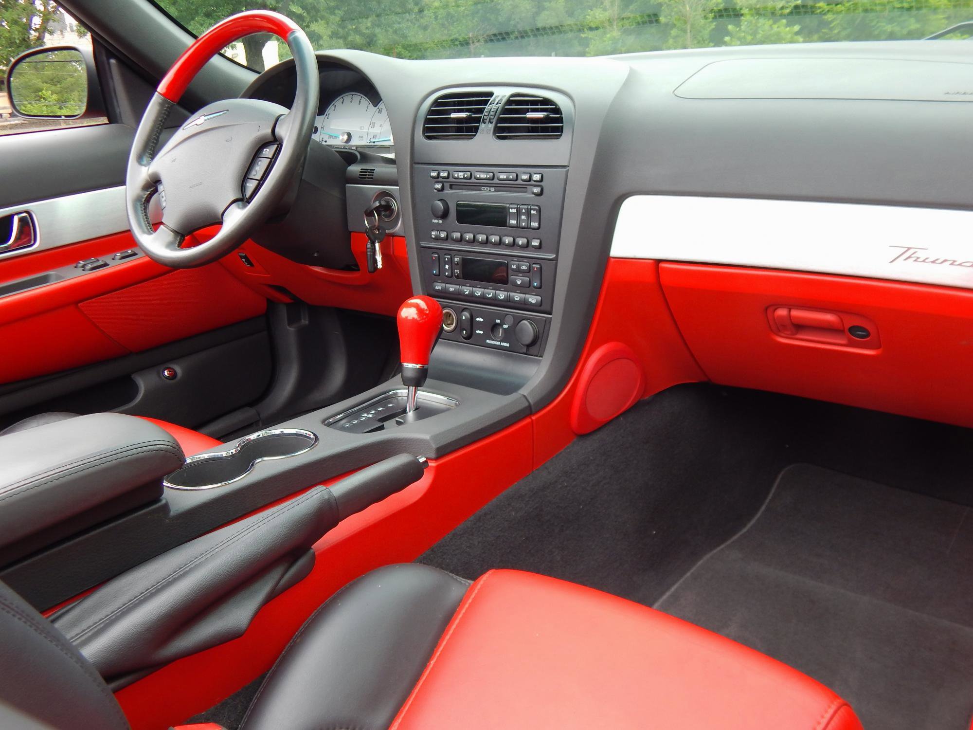 Used 2002 Ford Thunderbird image 21