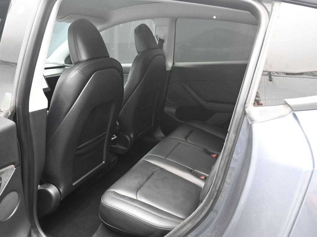 Used 2023 Tesla Model Y Long Range image 17
