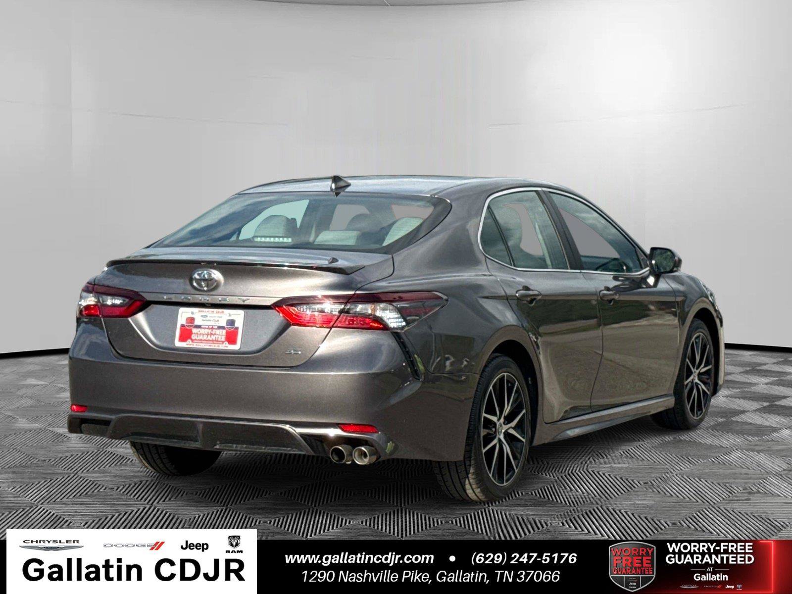 Used 2024 Toyota Camry SE FWD image 5