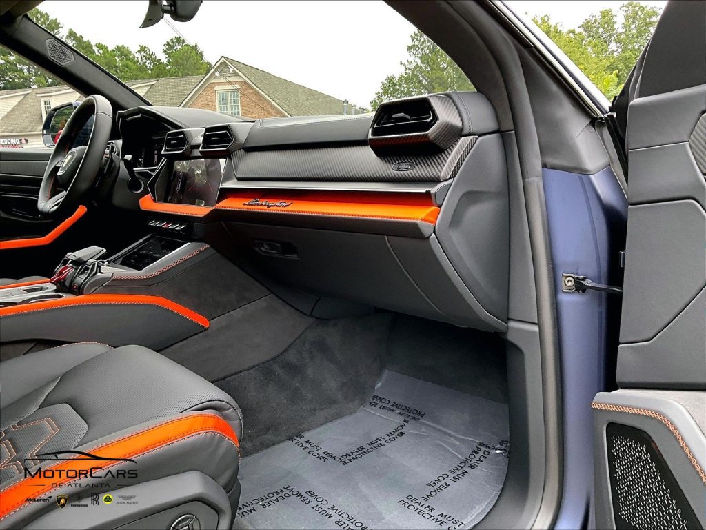 Used 2025 Lamborghini Urus SE AWD/4WD image 14