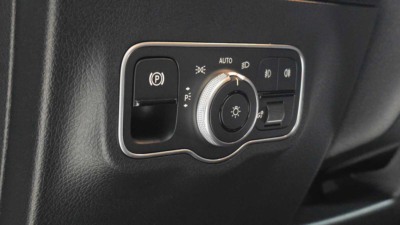 Used 2025 Mercedes-Benz GLA 250 image 55
