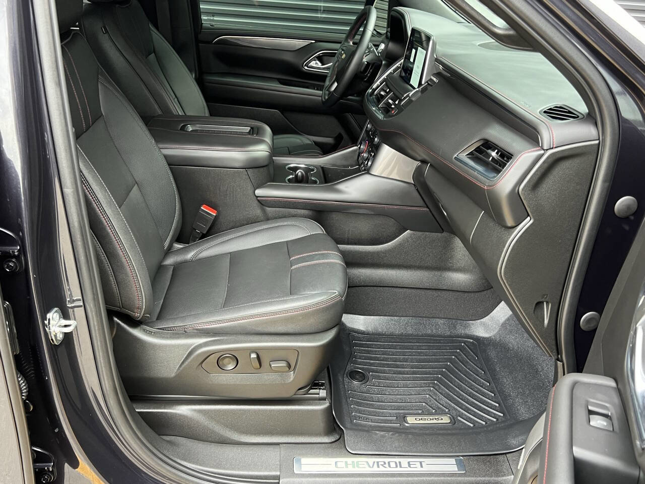 Used 2023 Chevrolet Suburban RST w/ Sport Performance Package AWD/4WD image 20