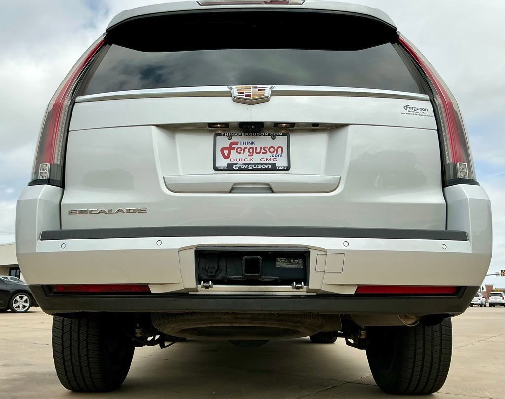 Used 2019 Cadillac Escalade Luxury AWD/4WD image 17