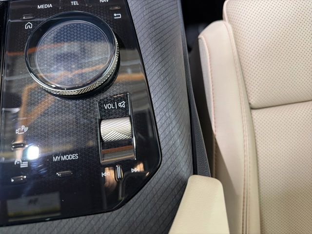 Used 2025 BMW X3 xDrive30i w/ Convenience Package image 38