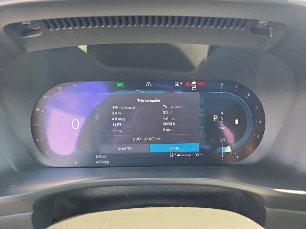 Used 2023 Volvo XC40 B5 Plus w/ Driver Assist Package AWD/4WD image 16