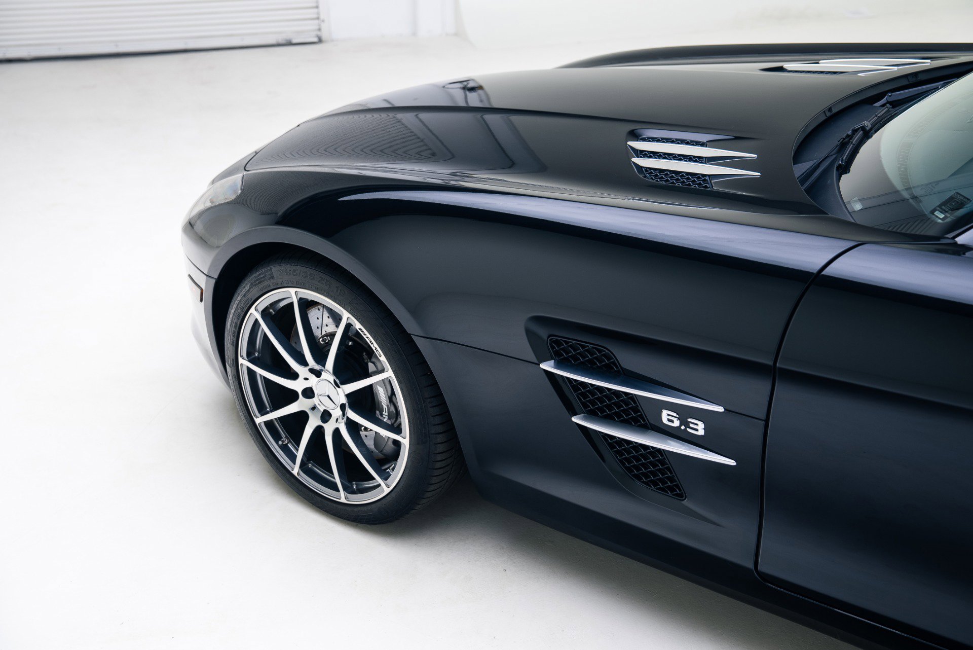 Used 2012 Mercedes-Benz SLS AMG image 15