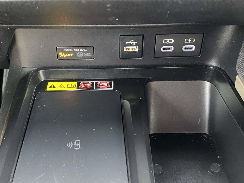 Used 2025 Toyota Camry LE image 39