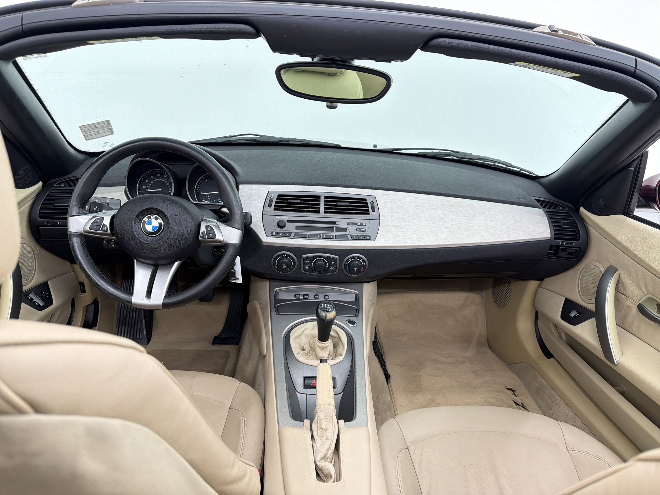 Used 2004 BMW Z4 2.5i image 13