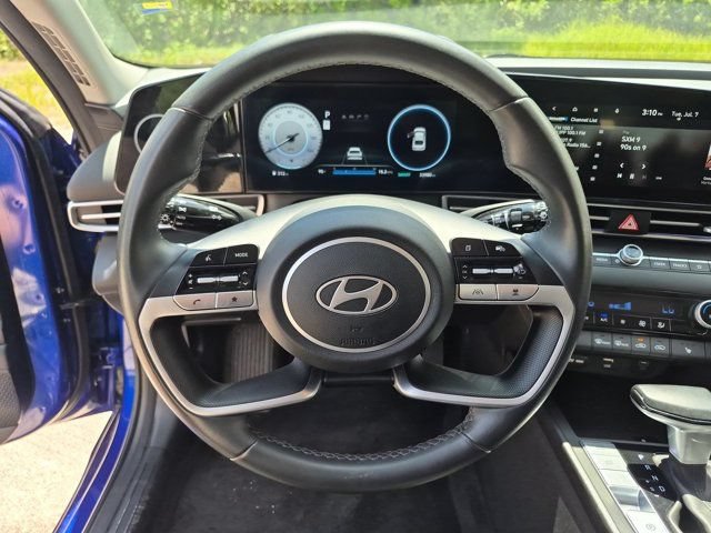 Used 2025 Hyundai Elantra SEL FWD image 23