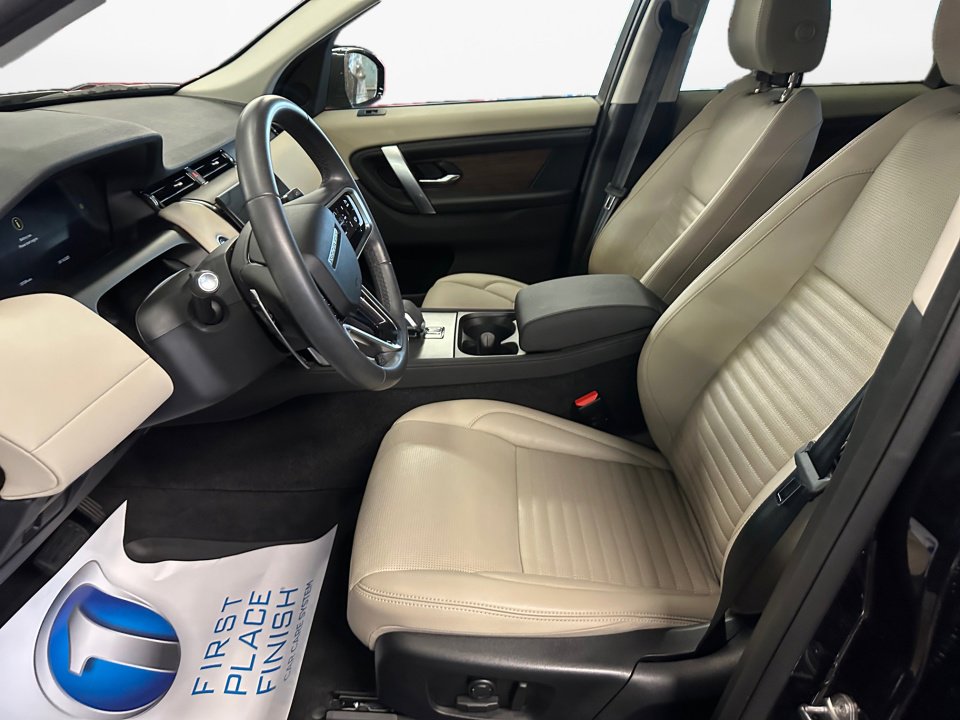 Used 2024 Land Rover Discovery Sport S image 11