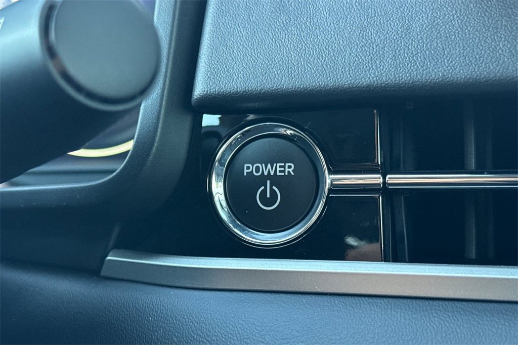 New 2025 Mitsubishi Outlander SE image 23