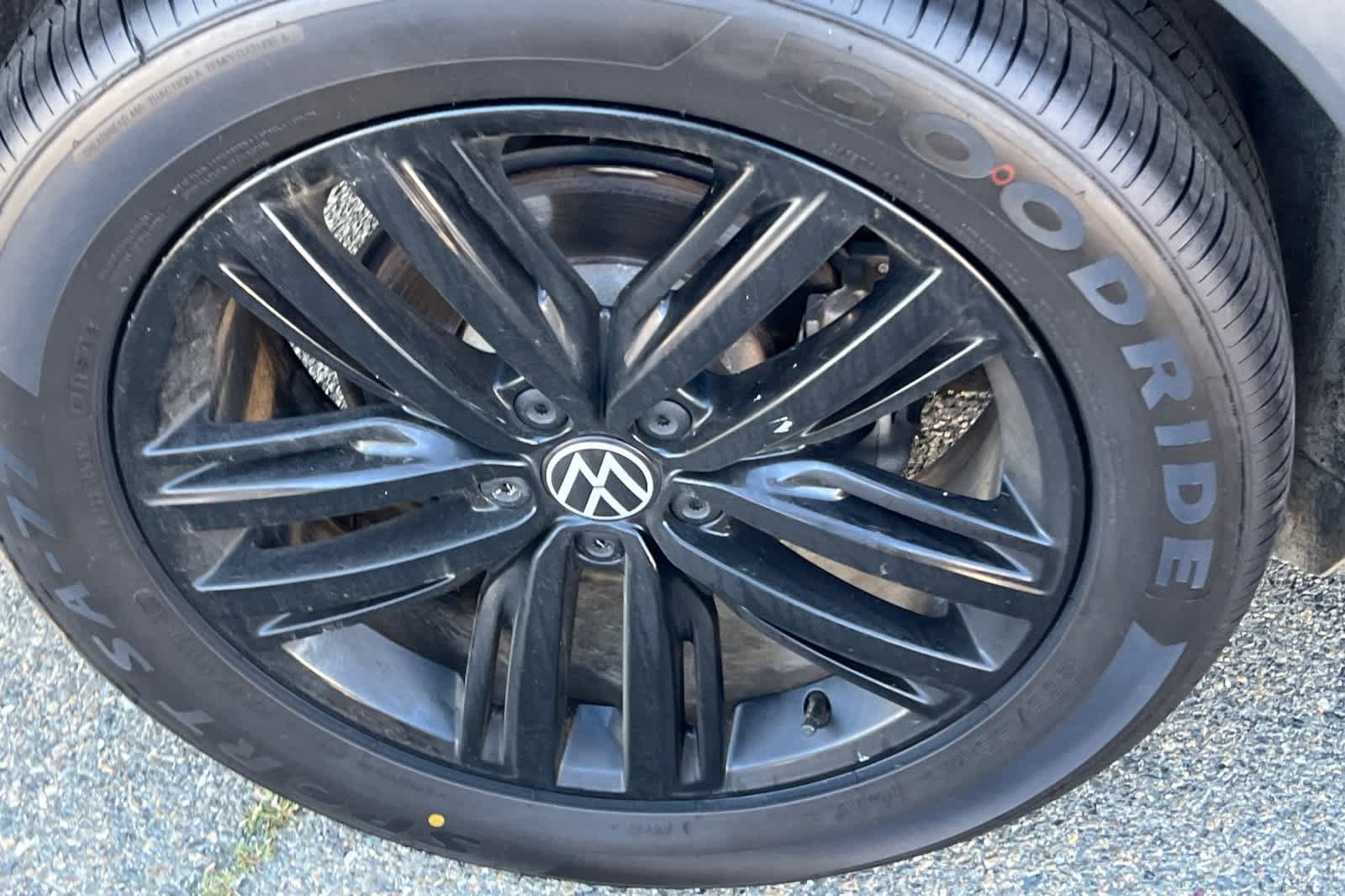 Used 2022 Volkswagen Tiguan SE R-Line FWD image 17