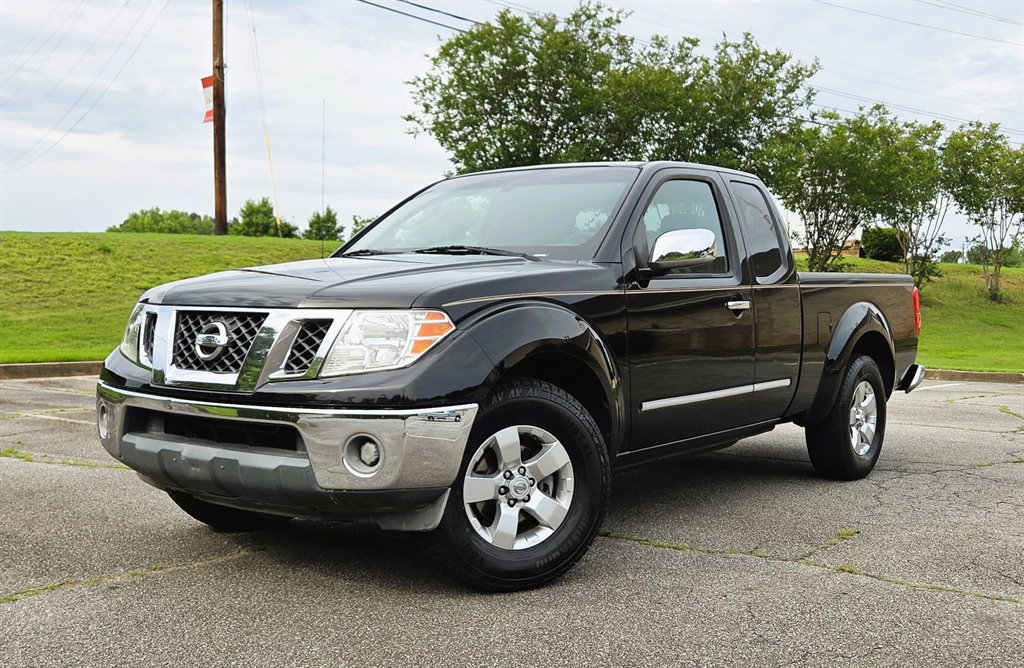 Used 2010 Nissan Frontier SE w/ SE Value Truck Pkg RWD image 1