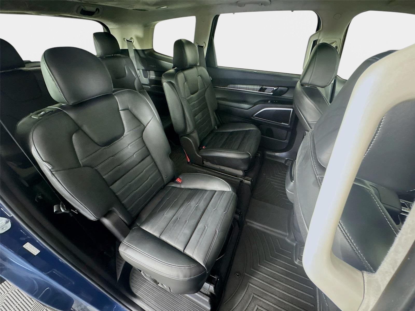 Certified 2024 Kia Telluride SX Prestige AWD/4WD image 30