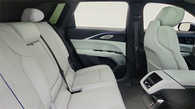 Used 2025 Cadillac Lyriq Luxury image 25