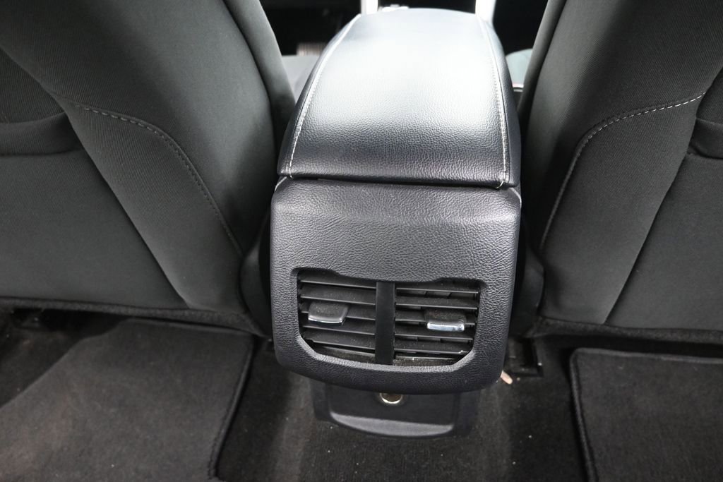Used 2019 Ford Fusion SE FWD image 10