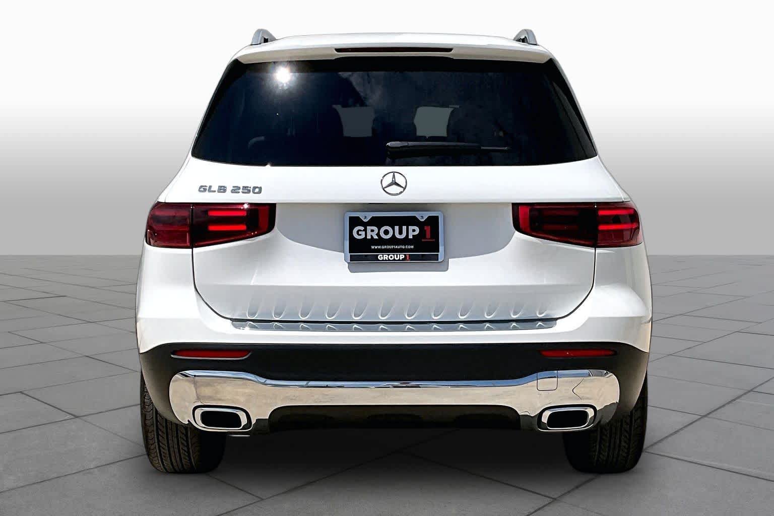 Used 2025 Mercedes-Benz GLB 250 image 5