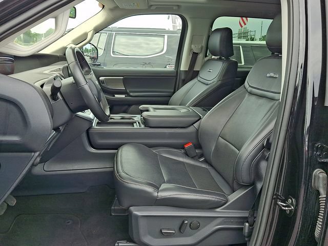 Used 2025 Ford Expedition Platinum AWD/4WD image 11