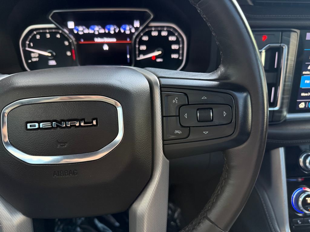 Used 2021 GMC Yukon XL Denali w/ Denali Premium Package AWD/4WD image 32
