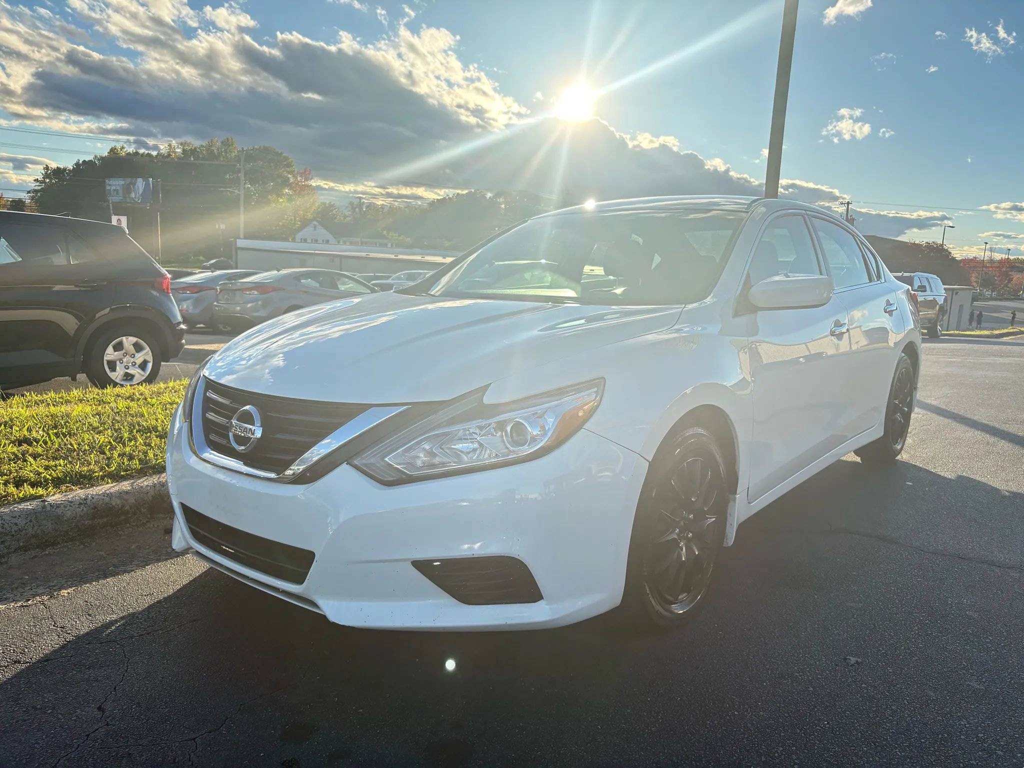 Used 2018 Nissan Altima 2.5 S w/ S Convenience Package image 3