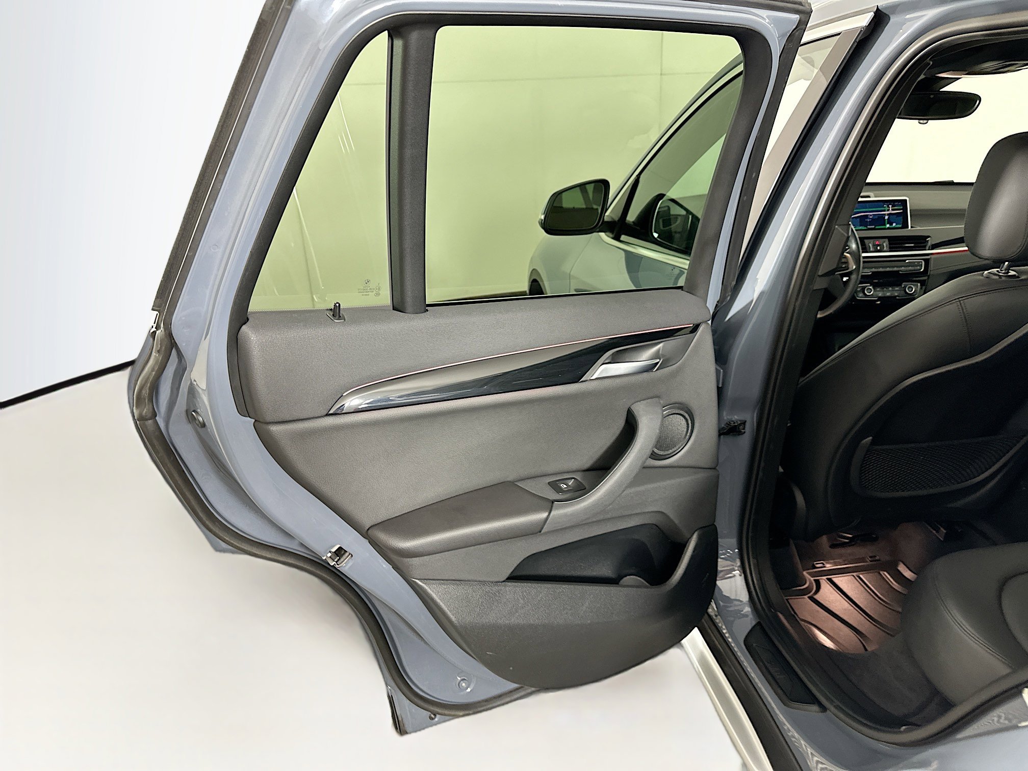 Used 2022 BMW X1 sDrive28i w/ Premium Package image 26