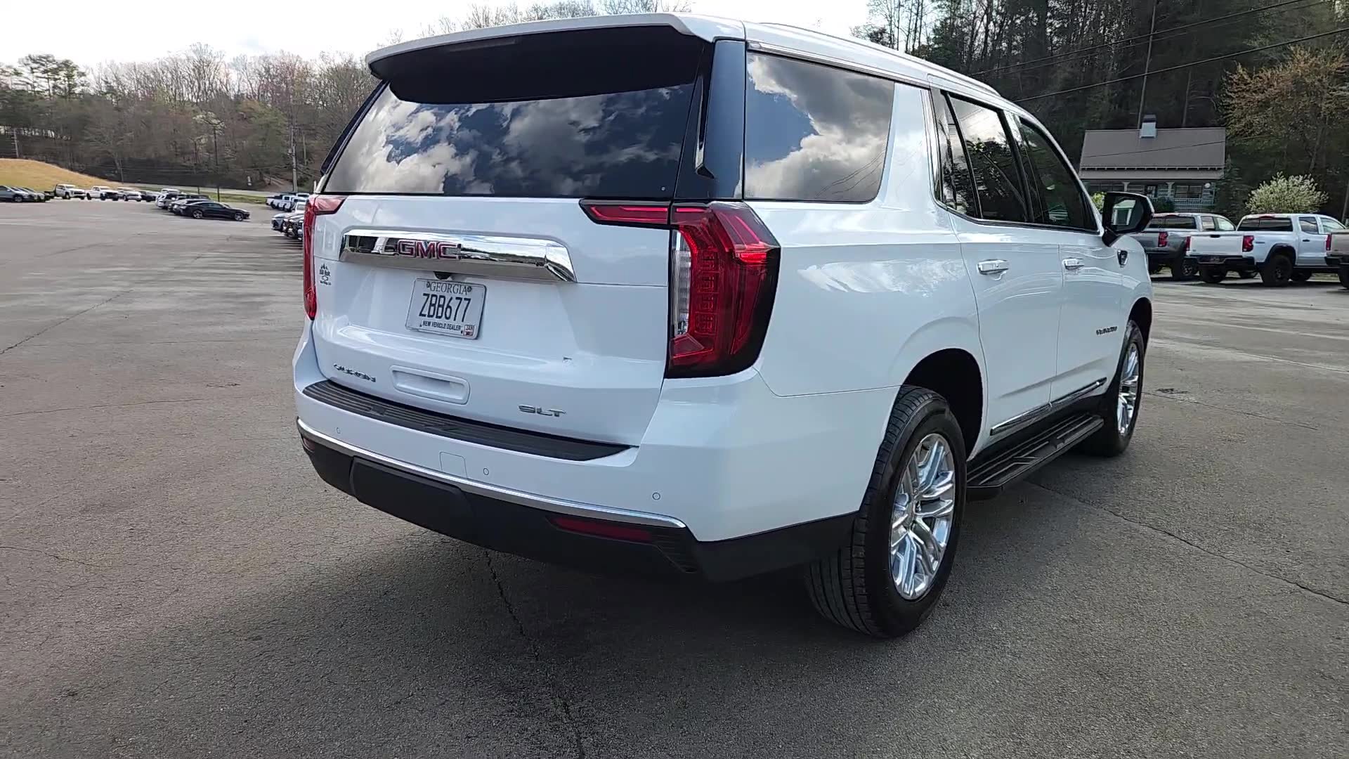 Used 2024 GMC Yukon SLT image 5