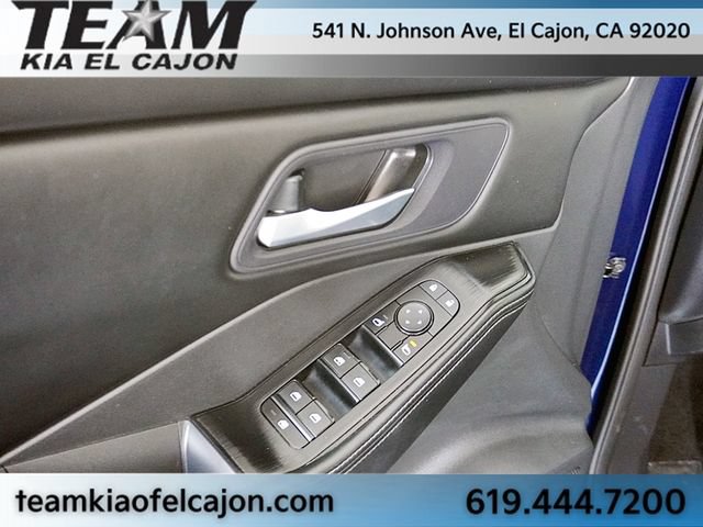 Used 2024 Nissan Rogue SV FWD image 23