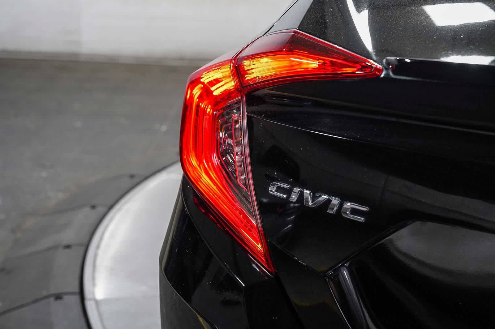 Used 2018 Honda Civic EX-T image 11