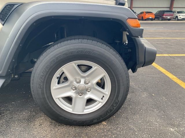 Used 2020 Jeep Gladiator Sport w/ Quick Order Package 24S image 5