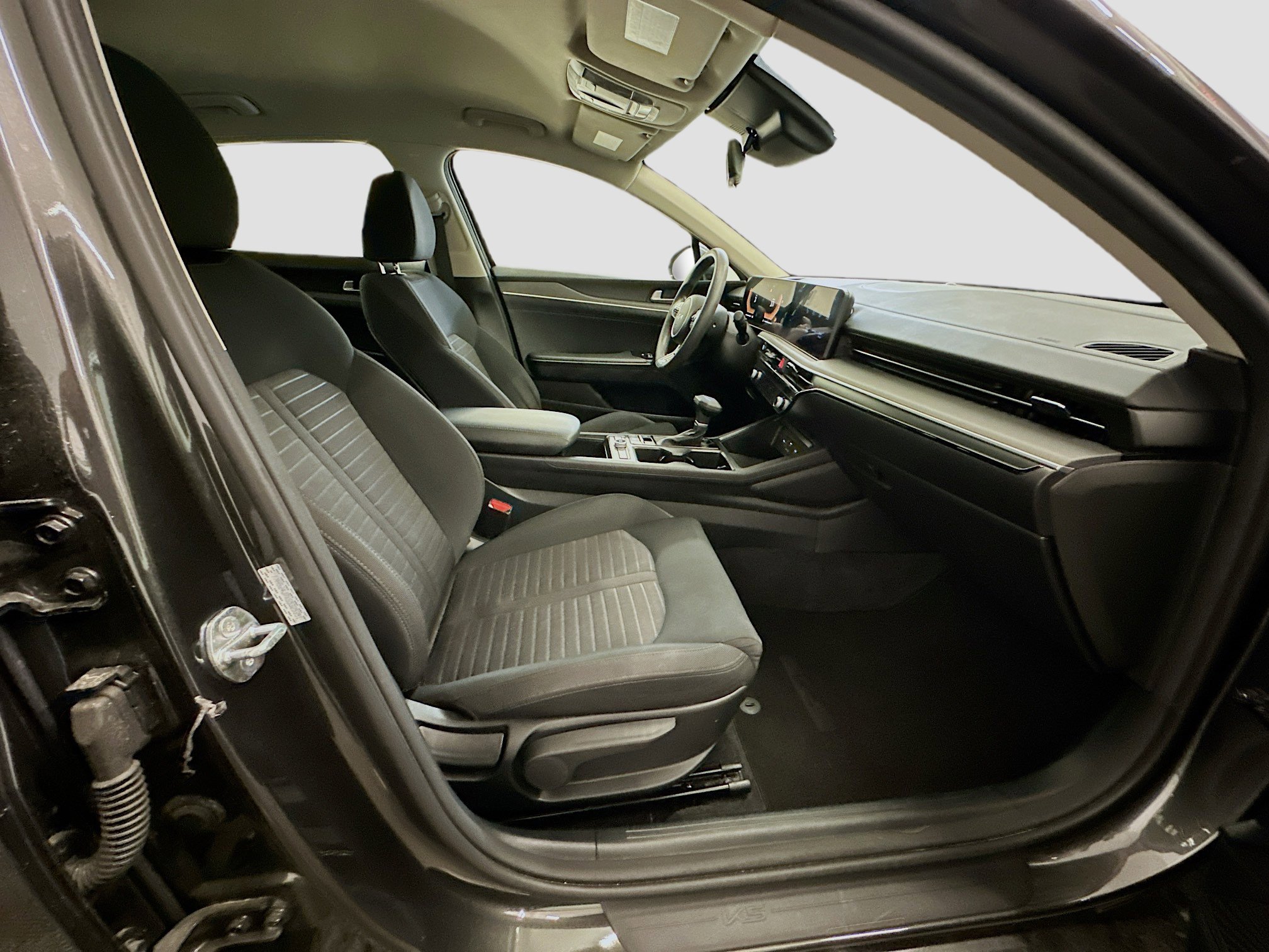 Used 2025 Kia K5 LXS image 32