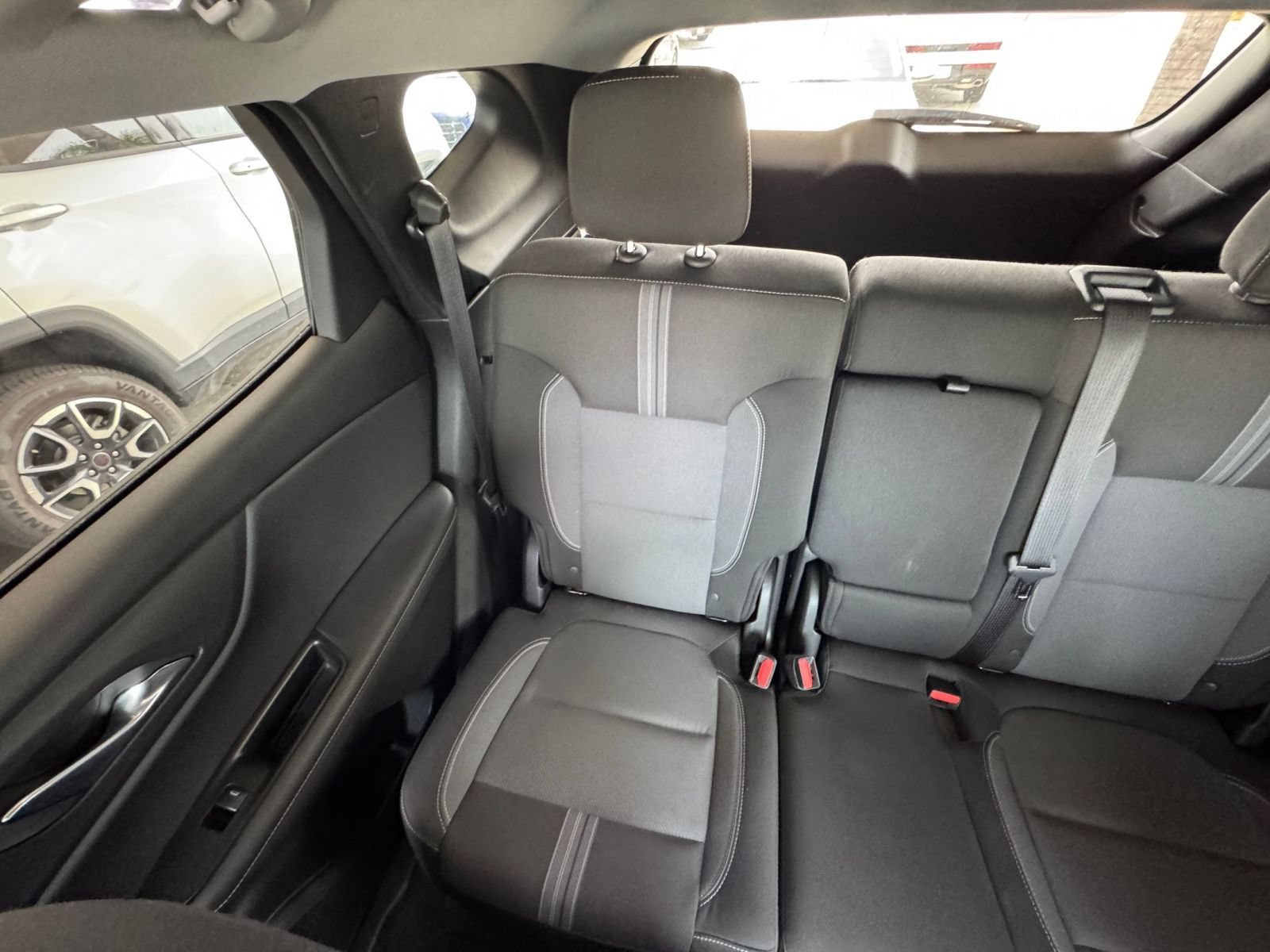 Used 2025 Chevrolet Blazer LT FWD image 41