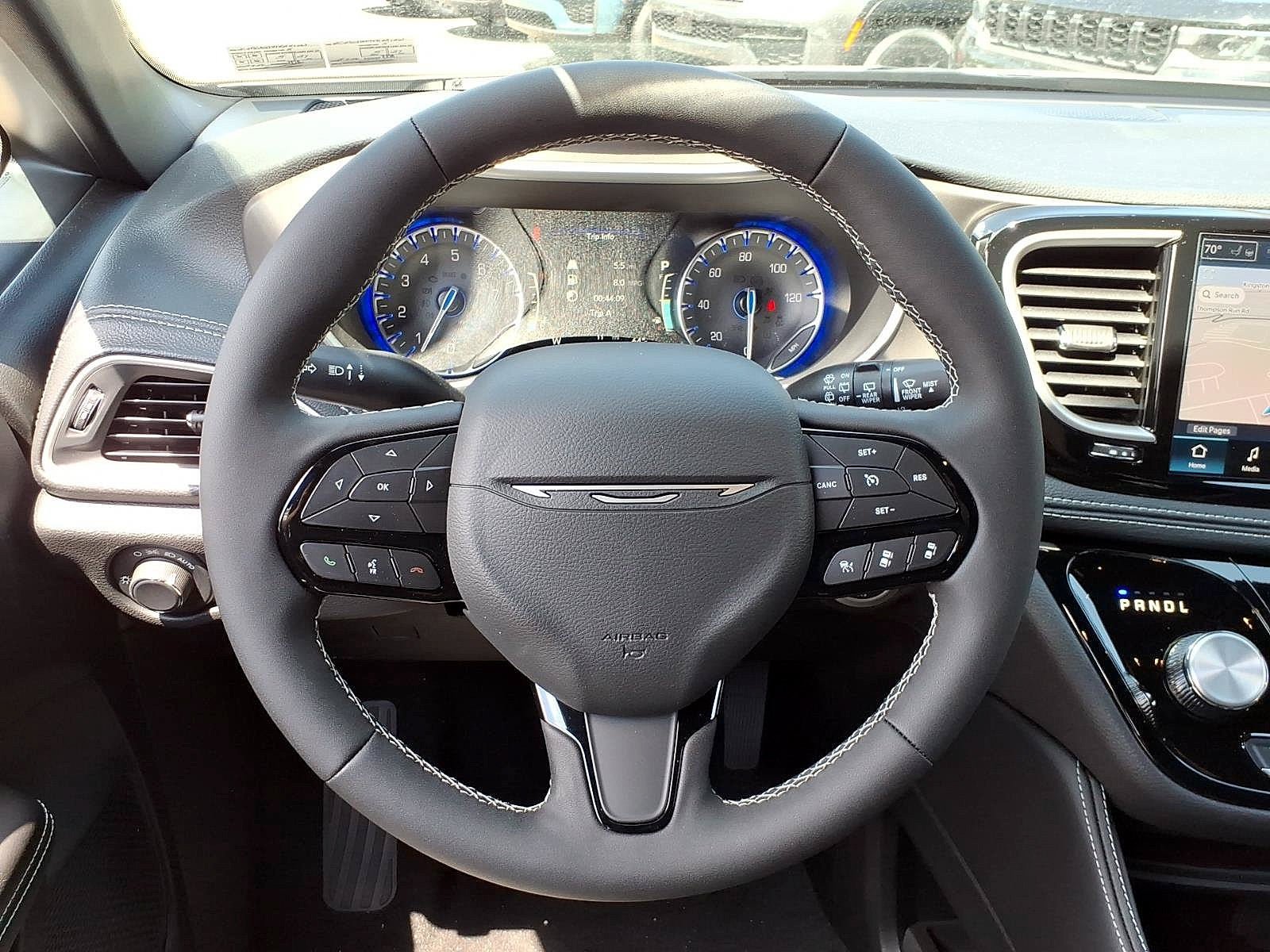 New 2027 Chrysler Pacifica Limited AWD/4WD image 11