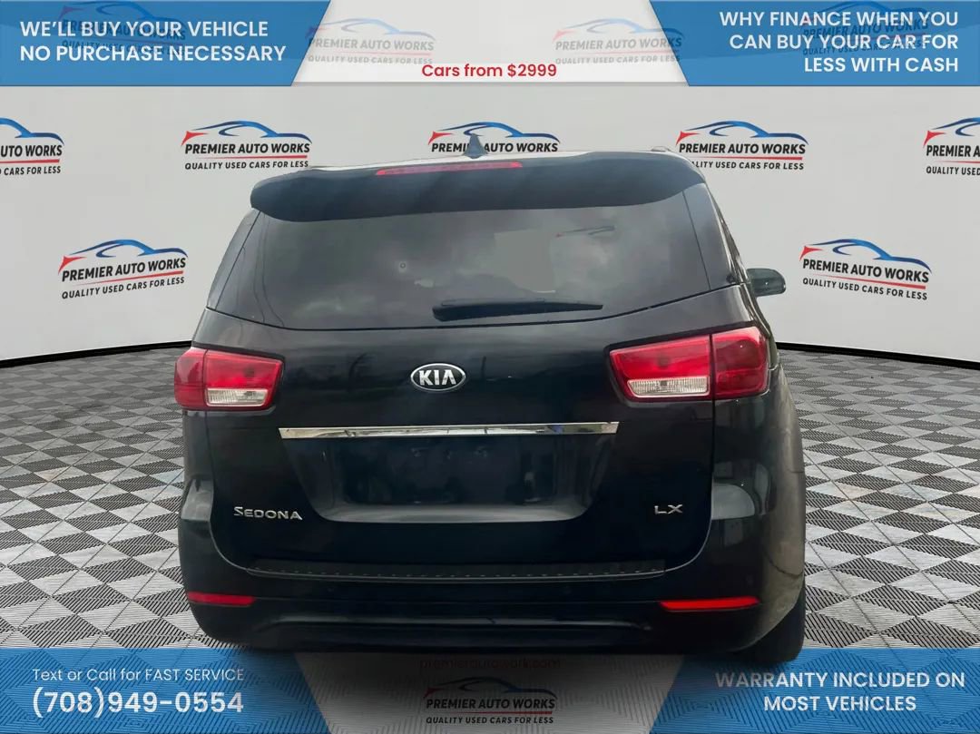 Used 2017 Kia Sedona LX w/ LX Essentials Premium Package image 5
