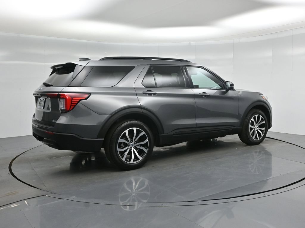 Used 2025 Ford Explorer ST-Line image 30