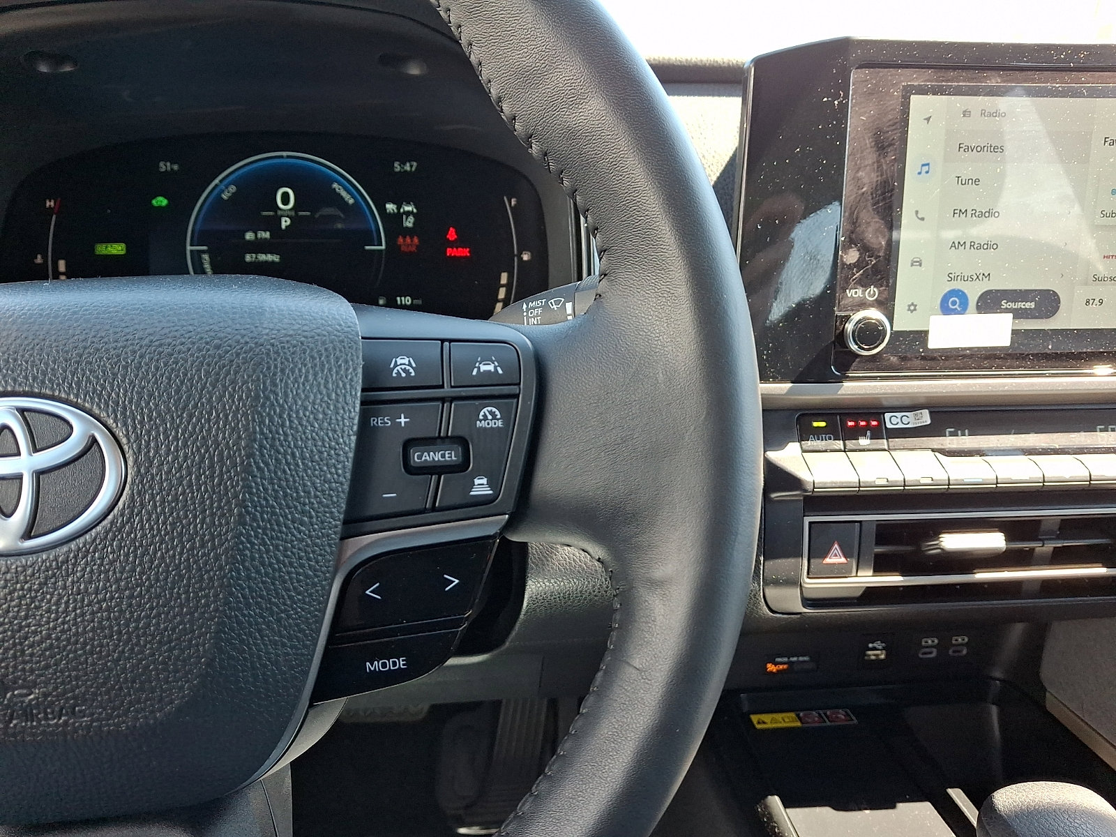 Used 2025 Toyota Camry LE w/ Convenience Package image 21