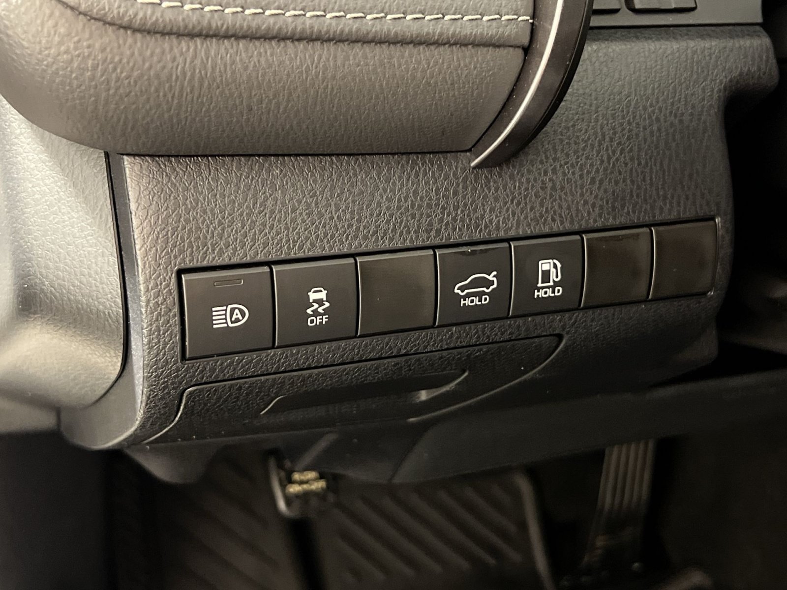 Used 2024 Toyota Camry SE w/ Convenience Package FWD image 32