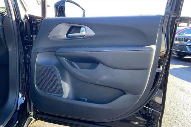 New 2026 Chrysler Voyager LX FWD image 50