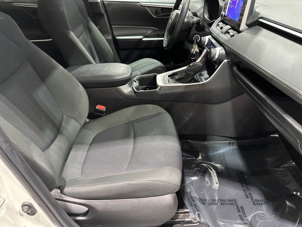 Used 2023 Toyota RAV4 LE image 17