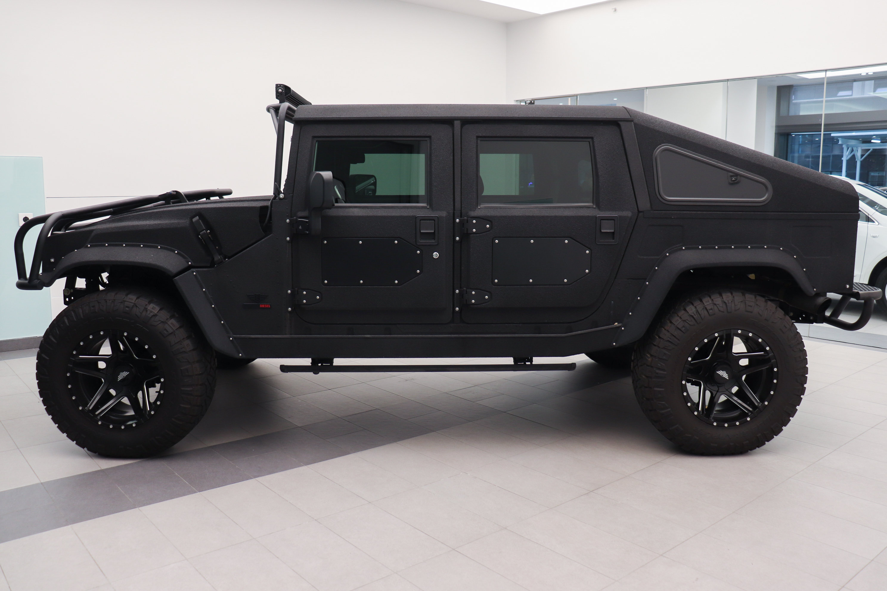 Used 1995 HUMMER H1 4-Door Wagon AWD/4WD image 2