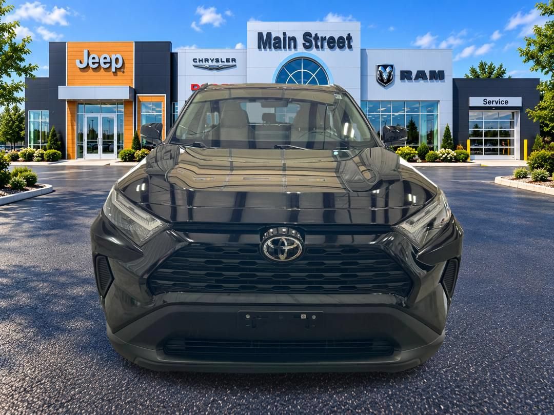 Used 2025 Toyota RAV4 XLE FWD image 8