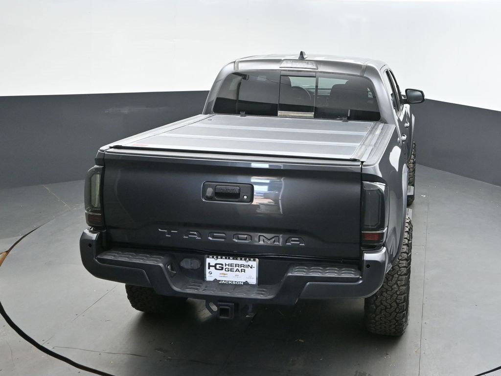 Used 2020 Toyota Tacoma TRD Off-Road image 33